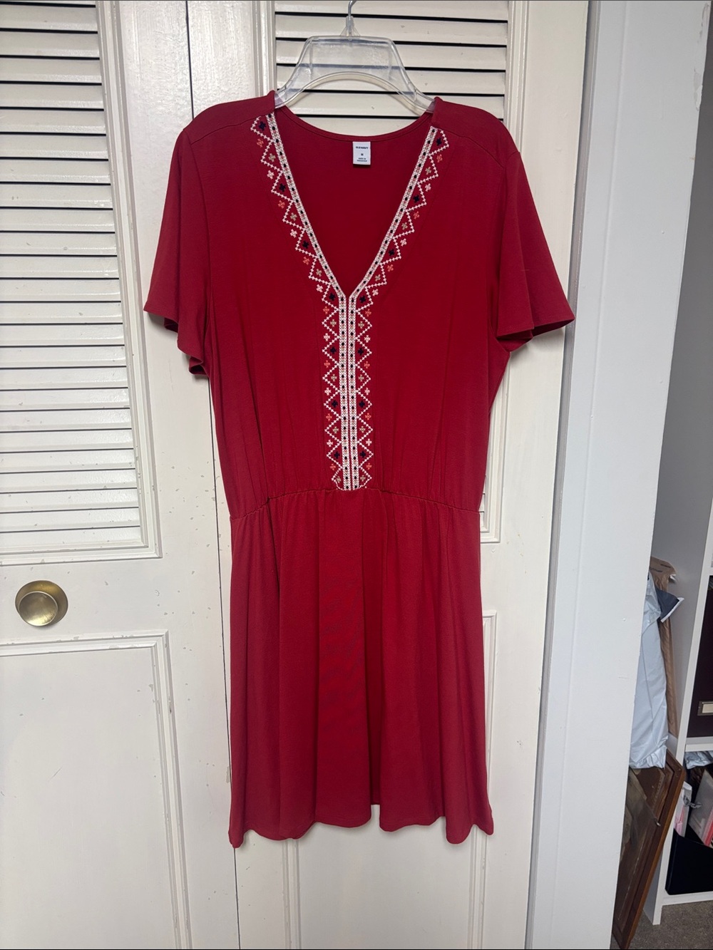 Old Navy Red V-Neck Embroidered Short Sleeve Dress